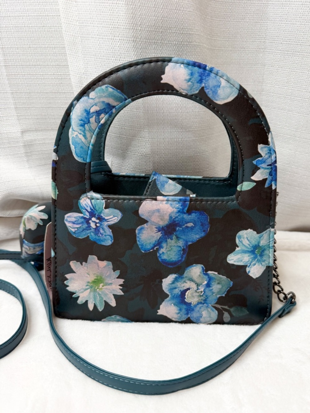 NWT Betsey Johnson Blue Floral Mini Crossbody Satchel Bow Heart Charm Bag - Picture 3 of 4